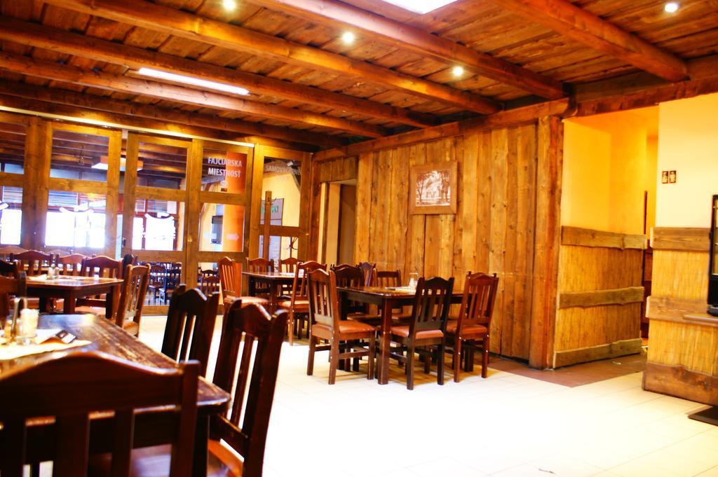 Grillbar Penzion & Restaurant Spišská Nová Ves Eksteriør billede